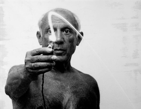 Picasso malt mit Licht